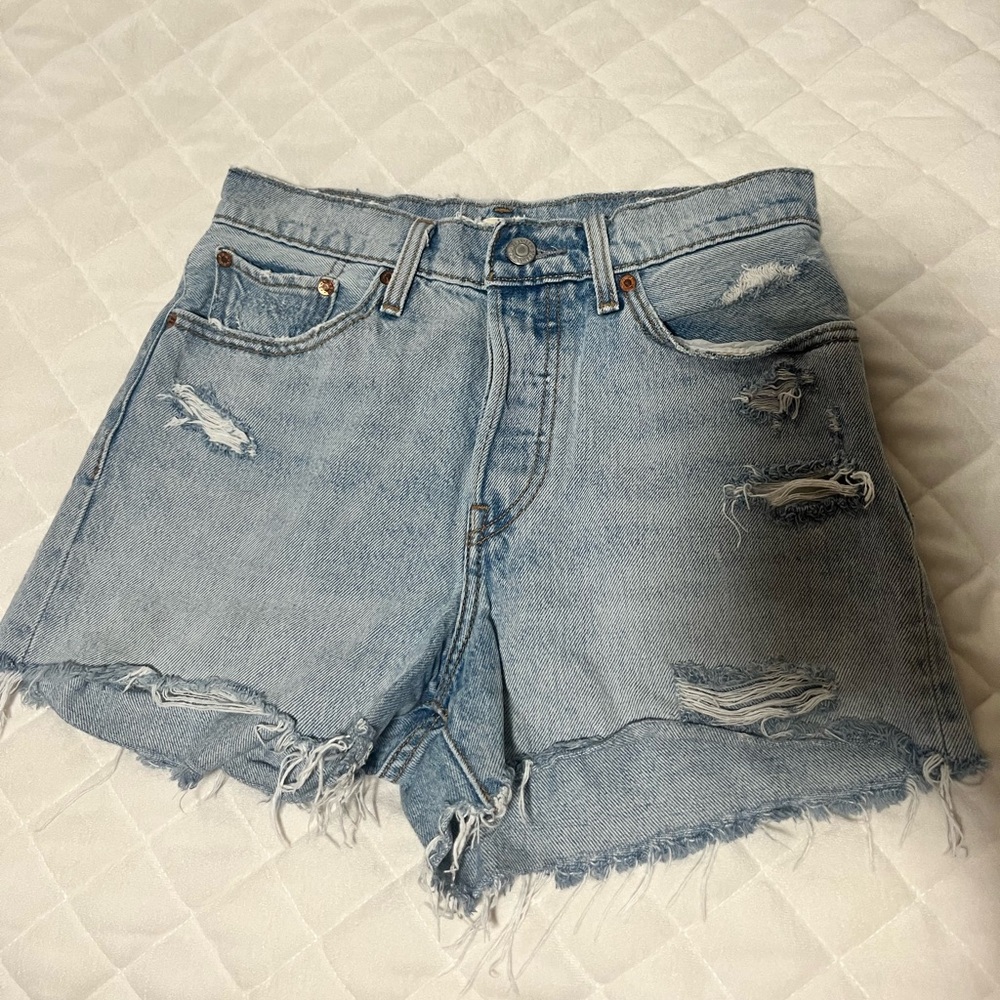 Levi wedgie short size 27 denim shorts